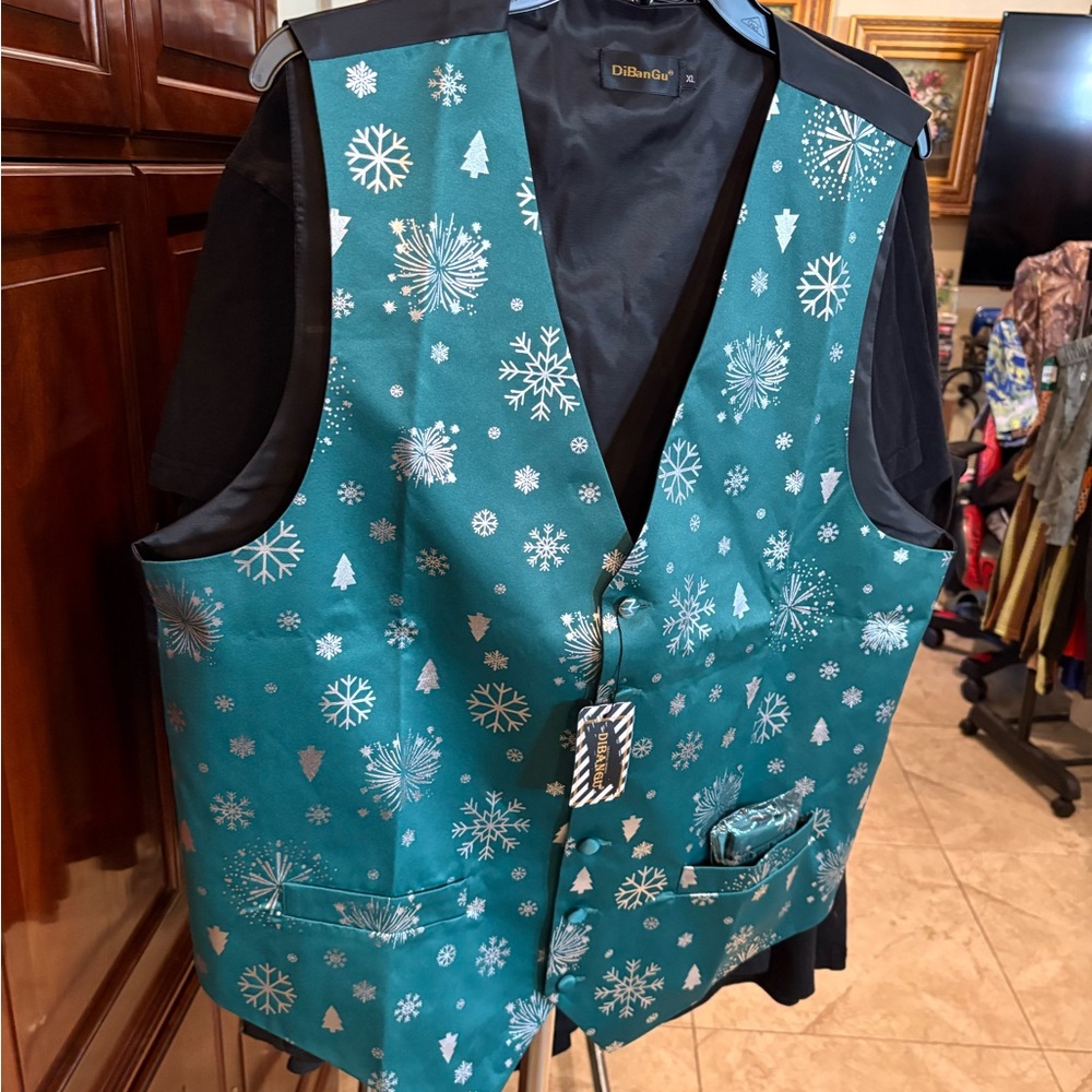 Men’s Teal Snowflake Patterned Vest